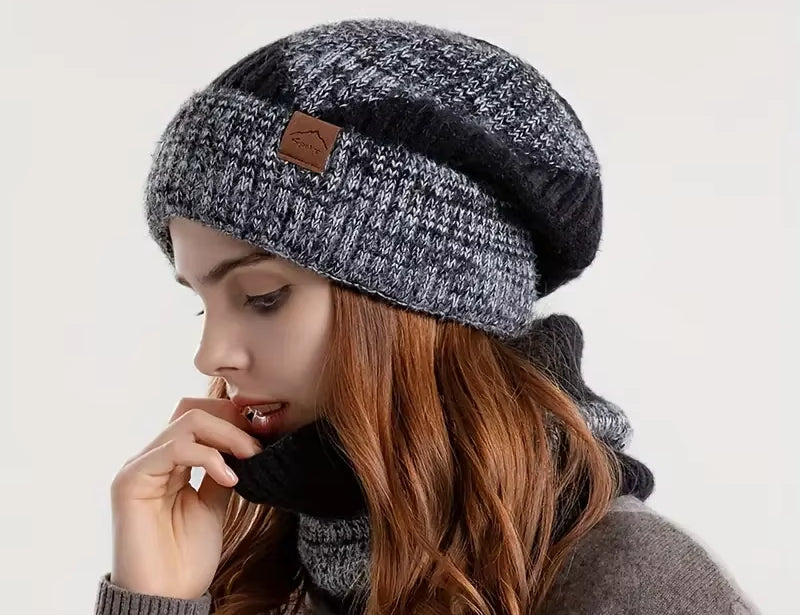 Winter Women'S Two-Tone Hat with Velvet Bib